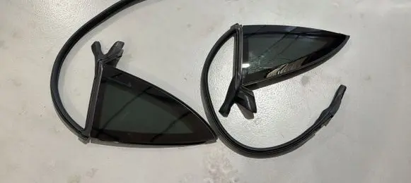 Mercedes-Benz AMG GT R190 C190 Front triangle window/glass 
