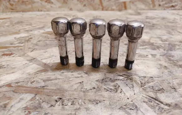 Nuts/bolts