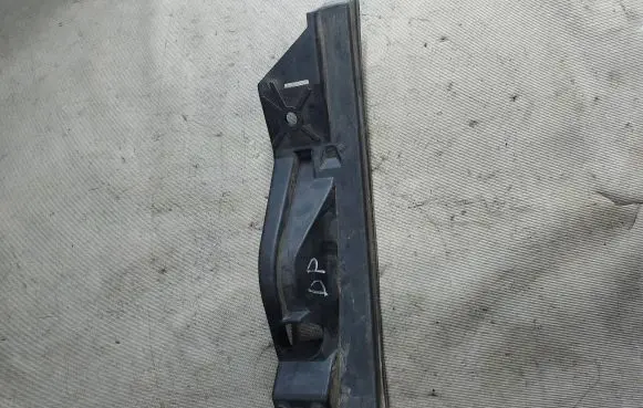 Volkswagen Touran I Front bumper mounting bracket 1T0807890A