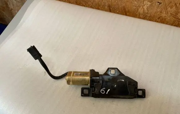 BMW 5 E60 E61 Tailgate/trunk/boot lock/catch/latch 7129931