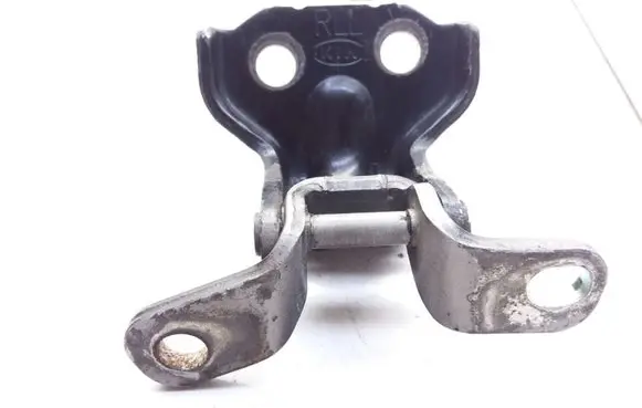 KIA Sorento Rear door upper hinge
