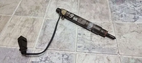Audi A4 S4 B5 8D Fuel injector 028130201J