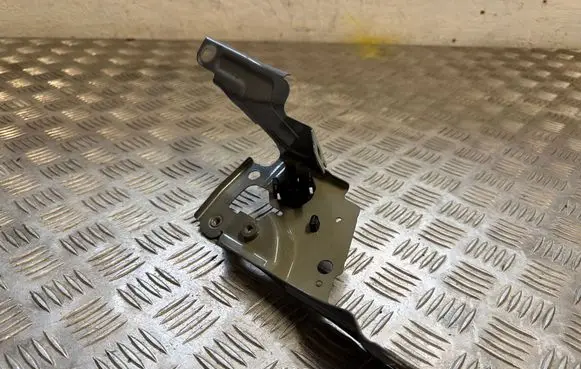 BMW i4 Fender mounting bracket 8739317