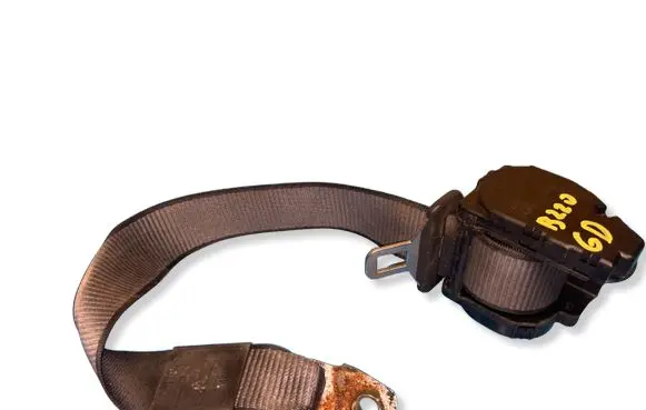 BMW 8 E31 Rear seatbelt 1940815