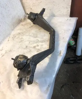 Audi Q7 4L Engine mounting bracket 7l6199207b
