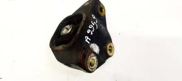 Honda Accord Engine mount bracket