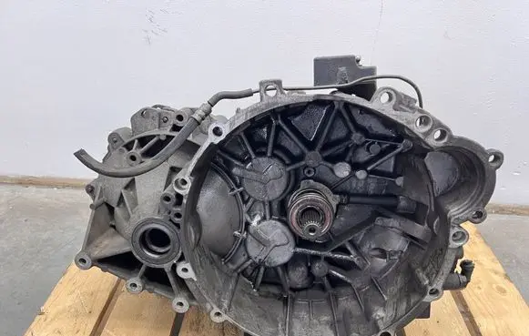 Volvo S40 Manual 6 speed gearbox P9482297