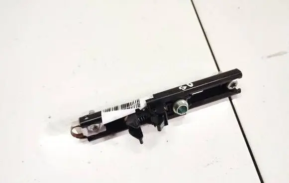 Opel Zafira B Seat belt adjustment rail 13193568 605444900A