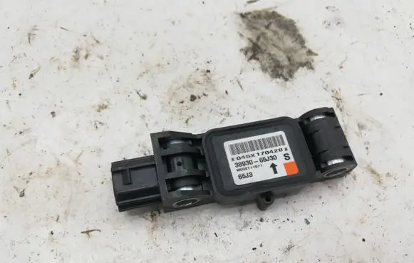 Suzuki Grand Vitara II Airbag deployment crash/impact sensor 3893065J30
