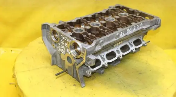 Audi A4 S4 B6 8E 8H Engine head 06B103373AM