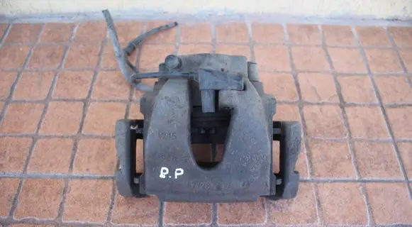 Mercedes-Benz E W210 Front brake caliper 
