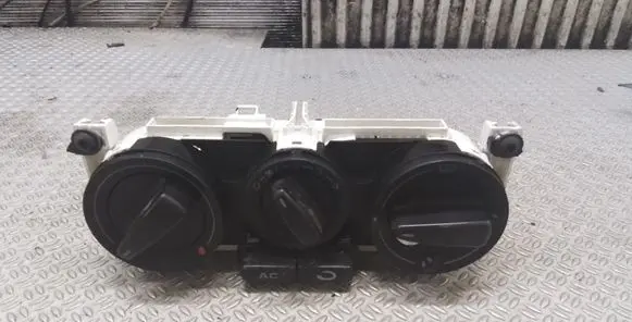 Volkswagen PASSAT B5.5 Climate control unit VW1J0820045G01C