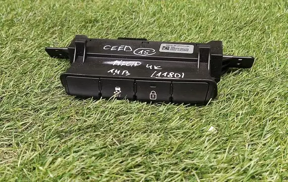 Traction control (ASR) switch
