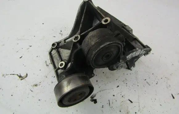 Peugeot 206 CC Generator/alternator bracket 