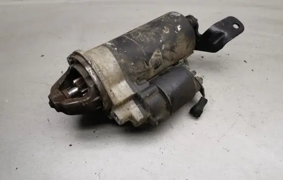 Opel Zafira A Starter motor