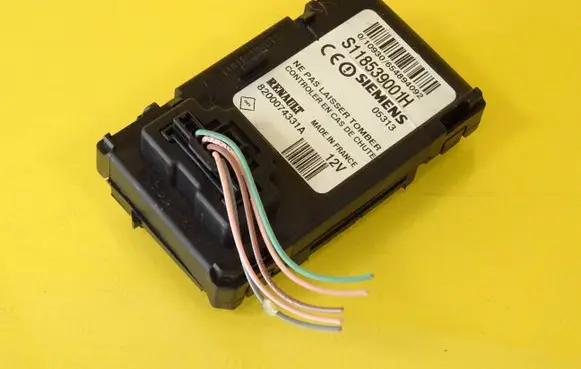 Renault Megane II Ignition lock 8200074331A