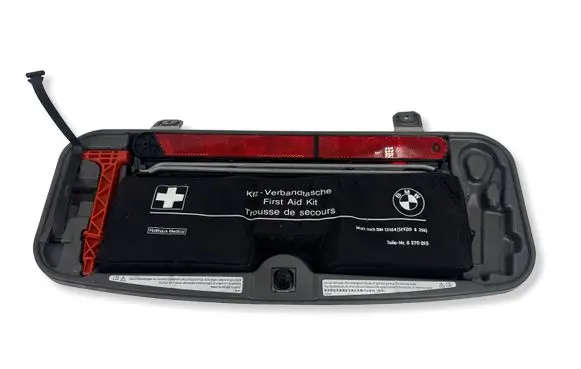 BMW 7 F01 F02 F03 F04 First aid kit 8270015