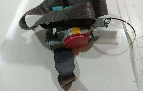 Mazda Premacy Front seatbelt 0428113