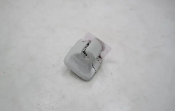 Volkswagen PASSAT B7 Sun visor clip/hook/bracket 1K0857561B