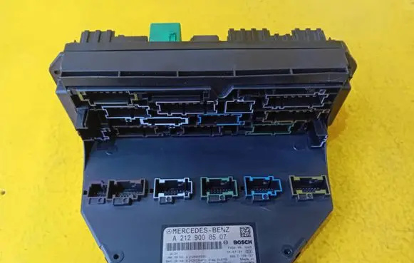 Mercedes-Benz E W212 Fuse module A2129008507