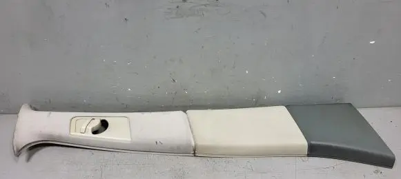 Land Rover Range Rover L322 (B) pillar trim (bottom) 8252676