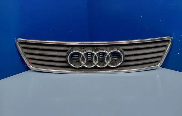 Audi A6 S6 C5 4B Front bumper upper radiator grill 4B0853651A