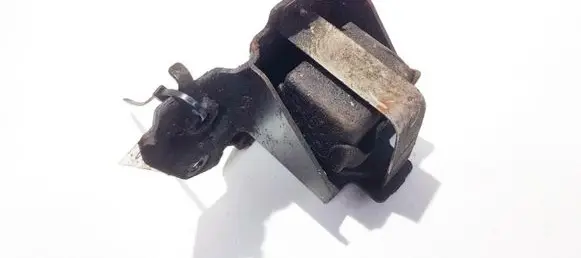 Toyota Avensis Verso Engine mount bracket