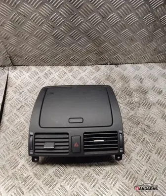 Toyota Avensis T250 Dash center air vent grill
