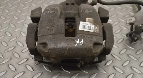 Peugeot 3008 II Front brake caliper