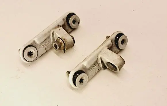 Front door hinge set