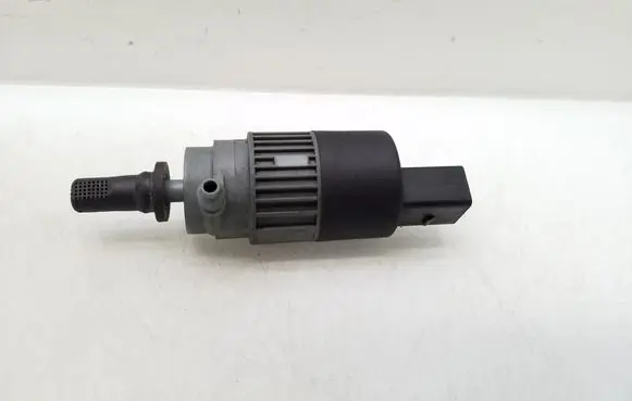 Nissan Qashqai Windscreen/windshield washer pump