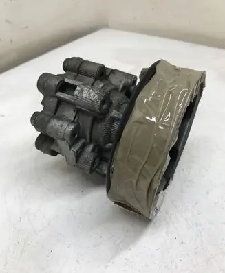 Land Rover Discovery 3 - LR3 Power steering pump