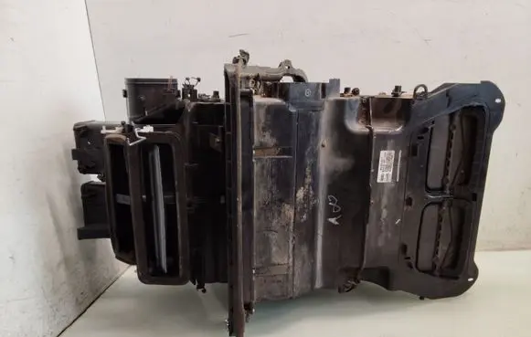 Audi A8 S8 D3 4E Interior heater climate box assembly housing 4E0820003P