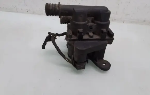 BMW 5 E34 Coolant heater control valve 1147412042