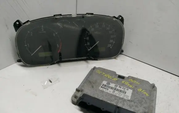 Skoda Octavia Mk1 (1U) Engine ECU kit and lock set 038906018GN 0281010182 28SA4071