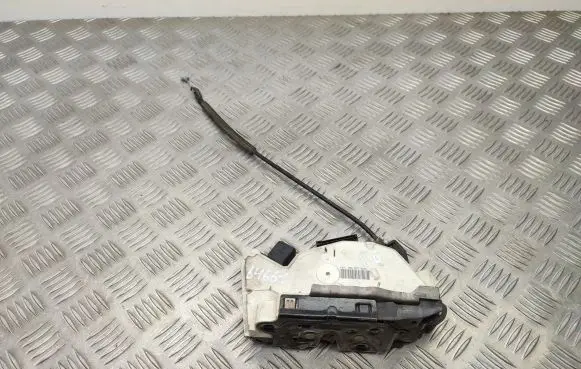 Skoda Fabia Mk2 (5J) Front door lock 5N1837016C