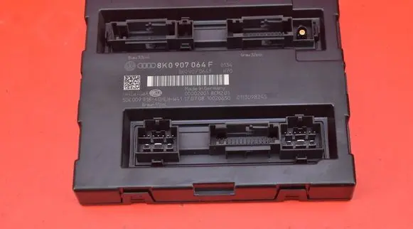 Audi A4 S4 B8 8K Comfort/convenience module 8K0907064F