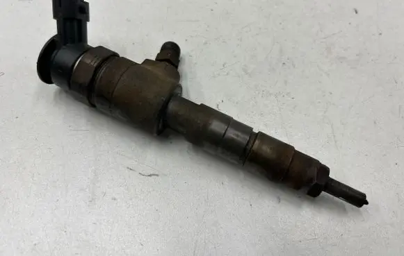 Citroen Berlingo Fuel injector 0445110340