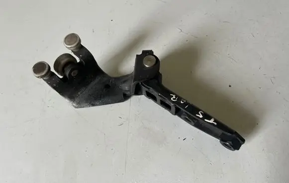 Volkswagen Transporter - Caravelle T5 Sliding door middle roller runner 7H0843336D