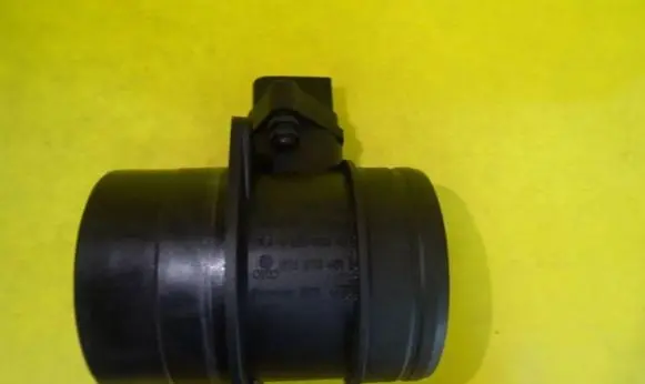Volkswagen Touareg I Mass air flow meter 074906461B 0281002461