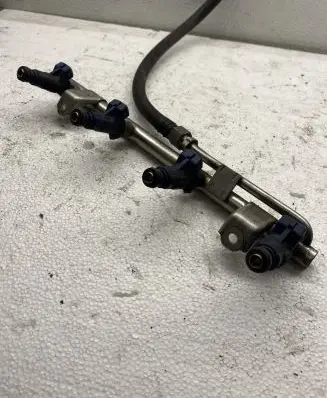 Audi A4 S4 B6 8E 8H Fuel injector 06B133317A