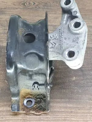 Peugeot 2008 I Engine mount bracket 9681706580