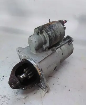 Opel Astra H Starter motor 55556092