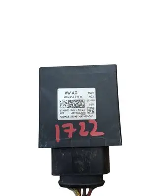 Skoda Superb B8 (3V) Fuel injection pump control unit/module 3Q0906121B