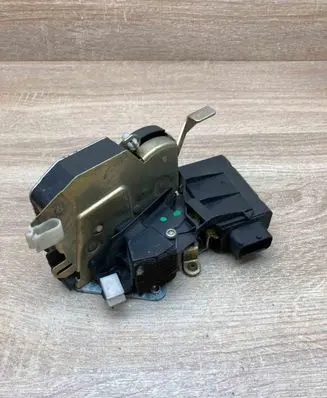 BMW 3 E36 Front door lock motor 1387606