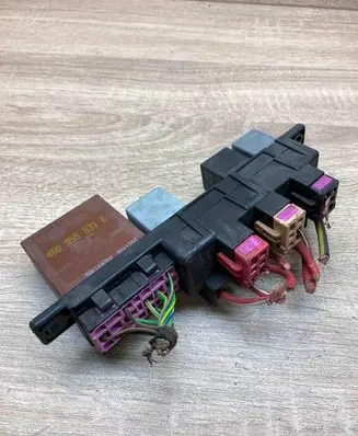 Volkswagen Golf IV Fuse box set 8L0941822 4B0955531E