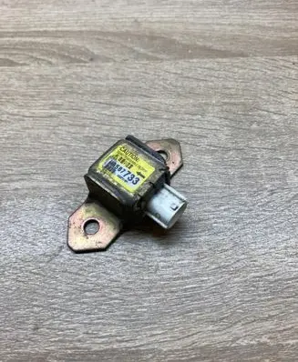Mitsubishi Outlander Airbag deployment crash/impact sensor MR587733