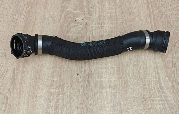 BMW X6 G06 Engine coolant pipe/hose 8596053