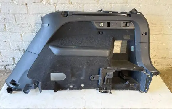 Skoda Kodiaq Trunk/boot lower side trim panel 565867762