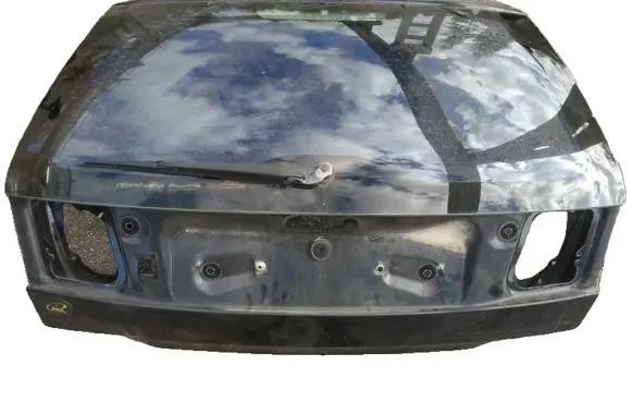 Volvo S40, V40 Tailgate/trunk/boot lid JUODAS